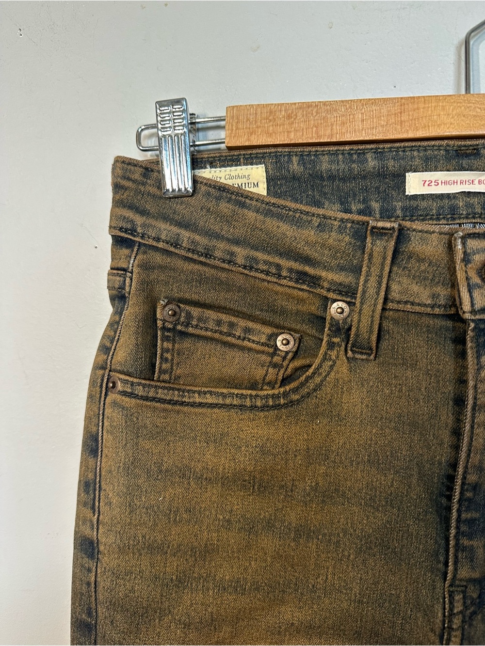 🆕 LEVI’s 725 RARE High Rise Bootcut Jean/Denim in Ranchera Straw - Picture 3 of 10